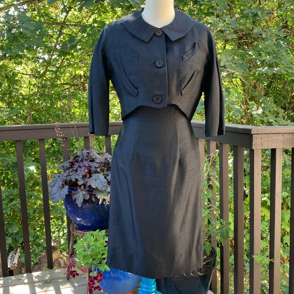 Beautiful Vintage 1960’s Wiggle Dress